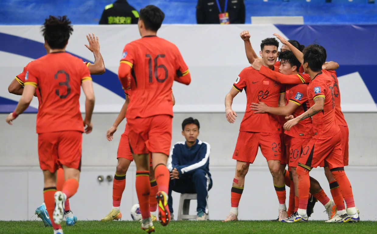 印尼队险胜日本队，辛杜带队取胜