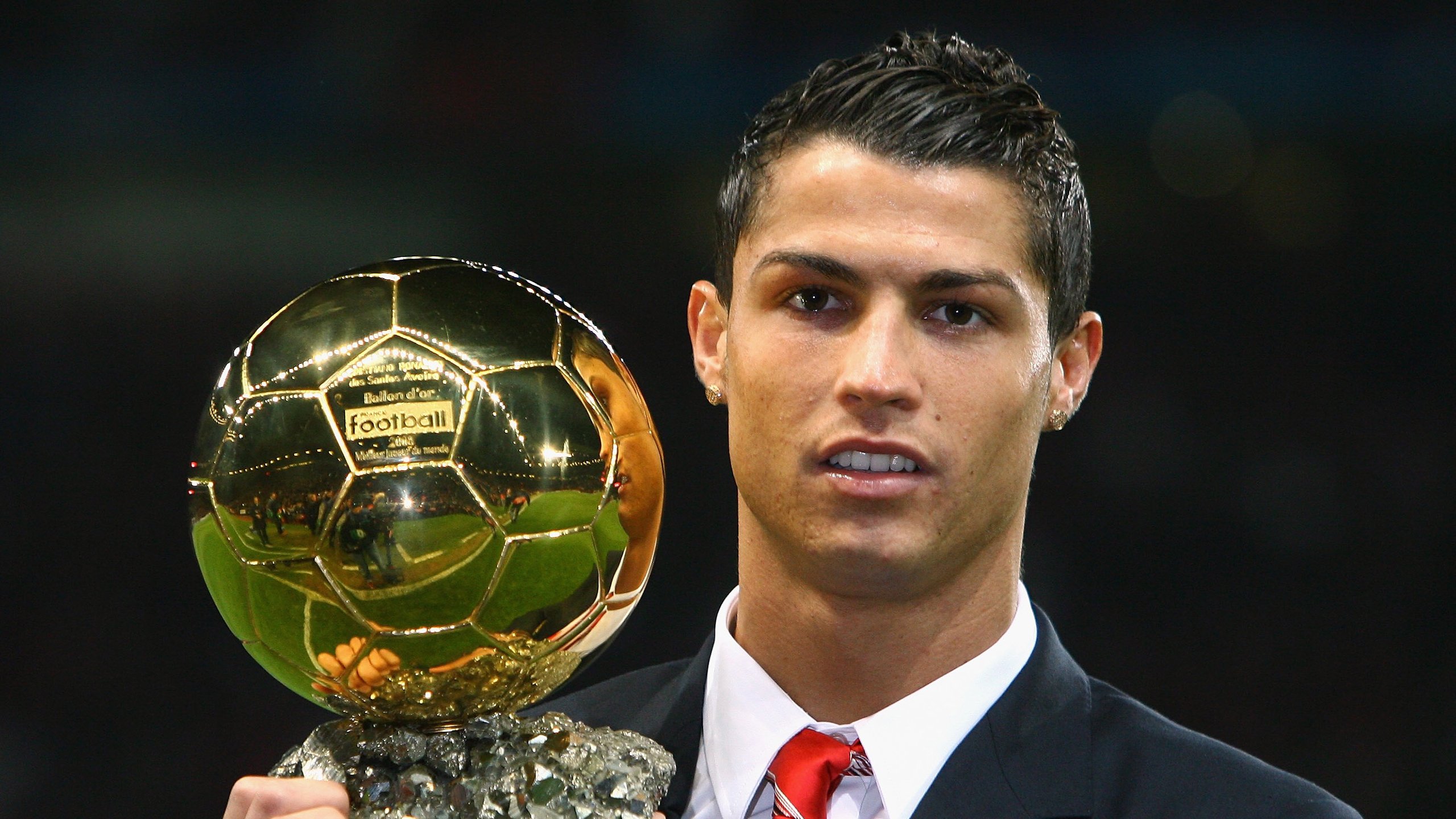 足球的AB面，牙买加爆冷与迪马利亚绝杀的平行世界