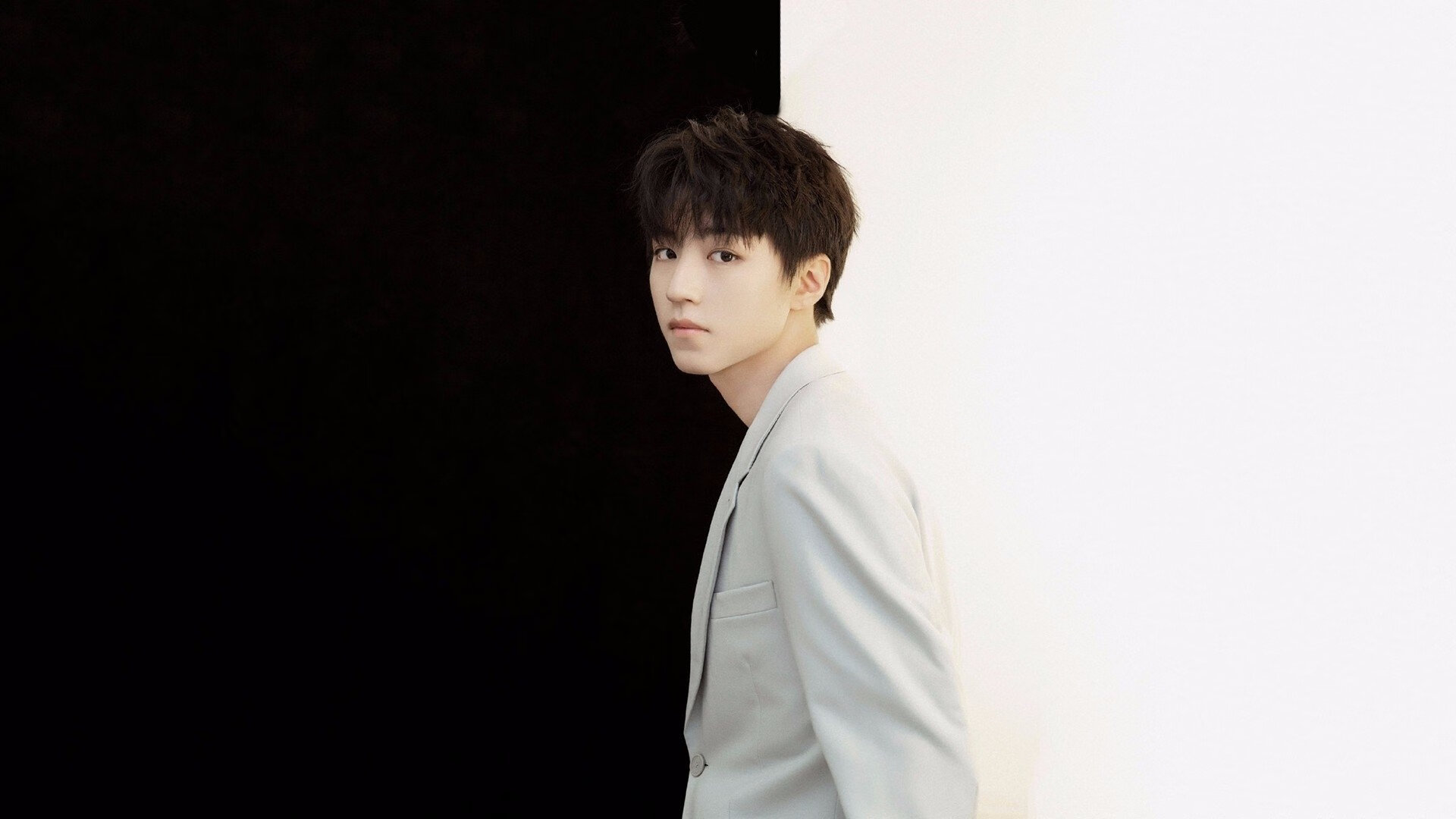 足球双星夜，国家德比激情对决，卡塔尔补时绝杀那不勒斯